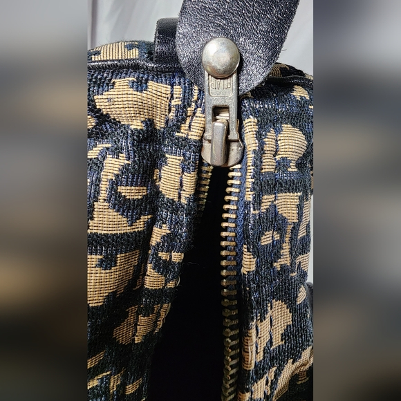 Christian Dior Boston Trotter. Small spots ext. Int dryness NO peeling or sticky - Picture 9 of 15